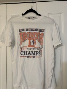 Abercrombie & Fitch / NFL White Denver Broncos Graphic Tee